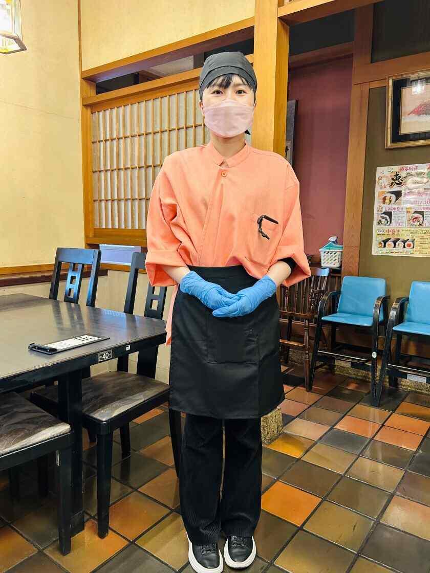 ながさわ宝殿店の制服1