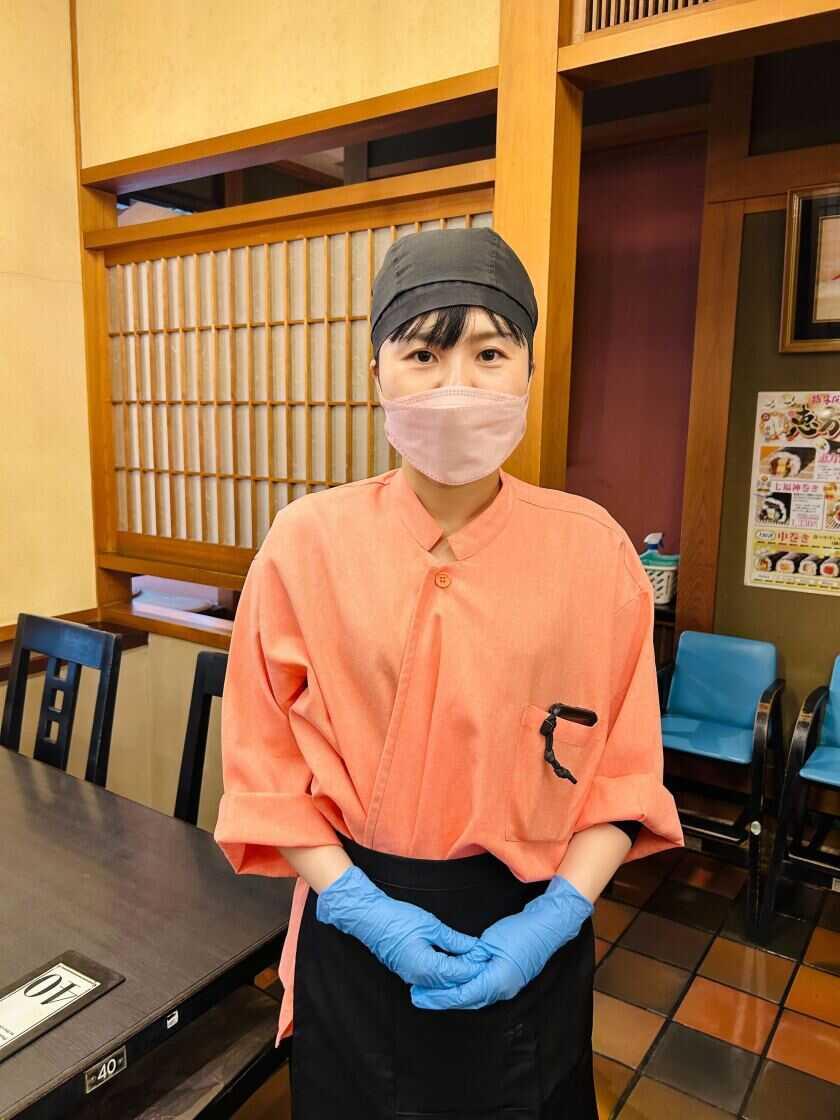 ながさわ宝殿店の制服2