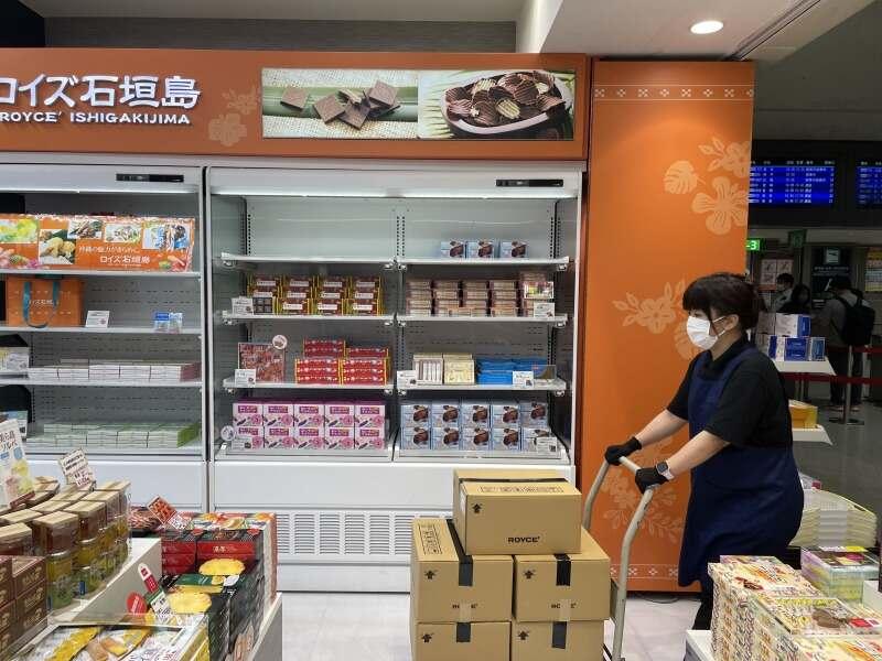 株式会社JALUXエアポート（那覇空港 流通営業部）の仕事画像2