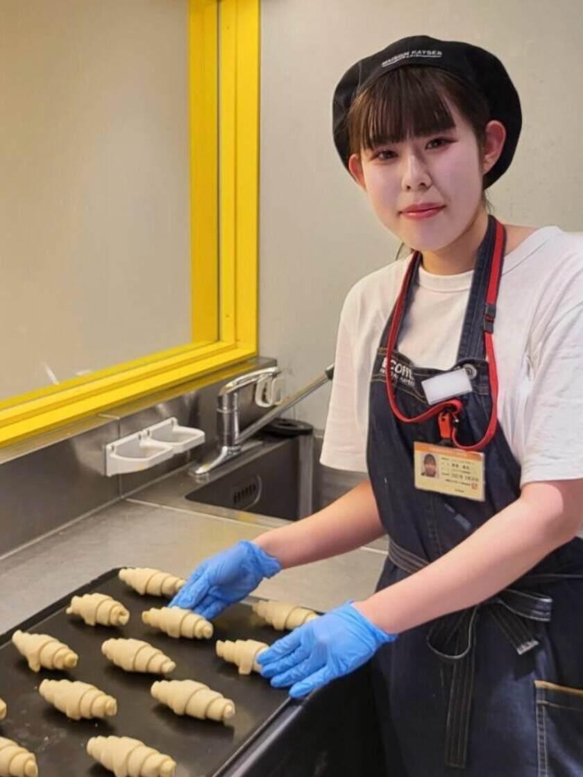 & COFFEE MAISON KAYSERの制服1