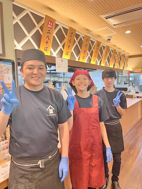 イフスコダイニング株式会社　小木曽製粉所　清須店の制服2