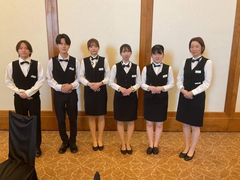 ホテルグランドティアラ南名古屋の制服1