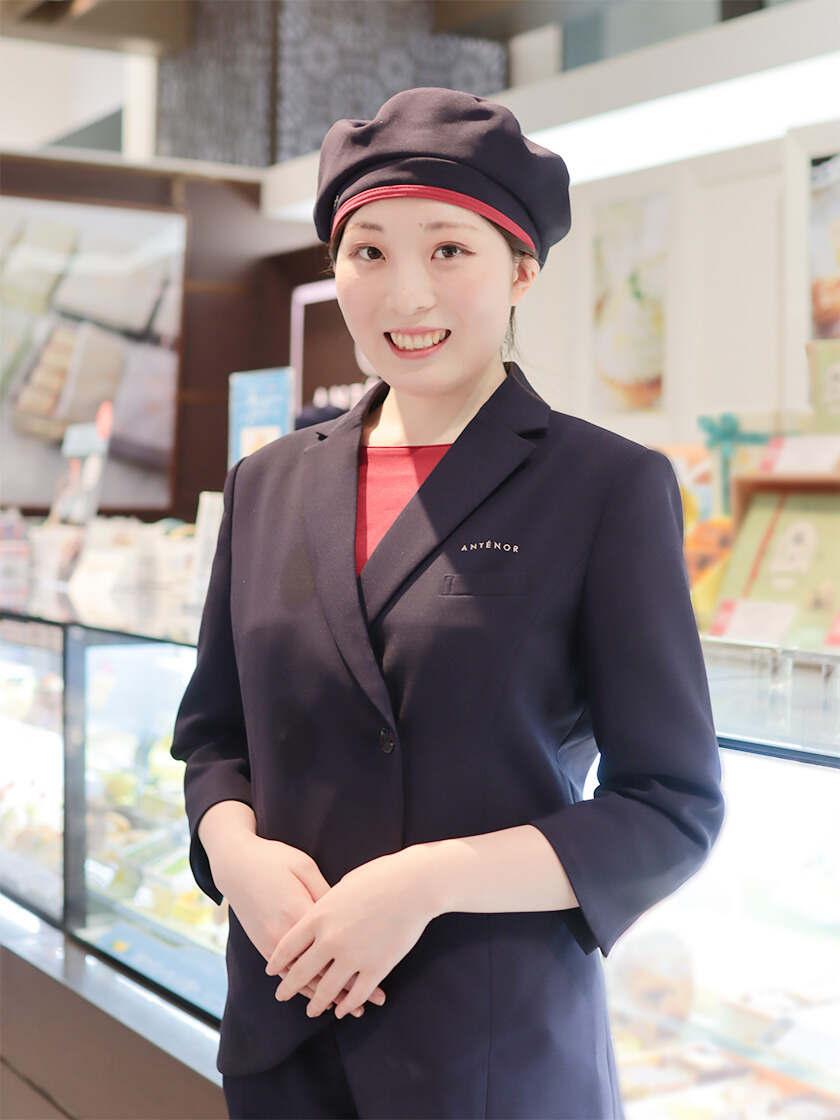 ANTENOR(アンテノール)品川店の制服2