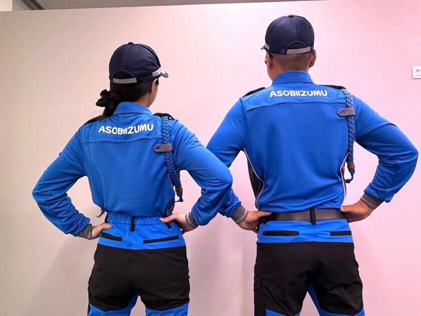 株式会社アソビイズム 本社の制服2