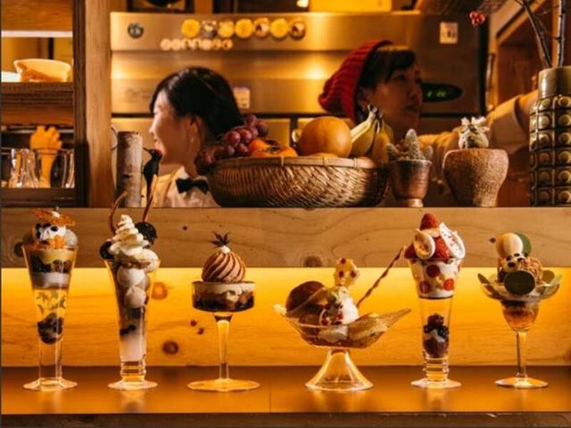 人気の「夜パフェ専門店」でパフェ作り！髪色自由／経験者活躍中(フード・飲食、福岡市中央区)のイメージ画像