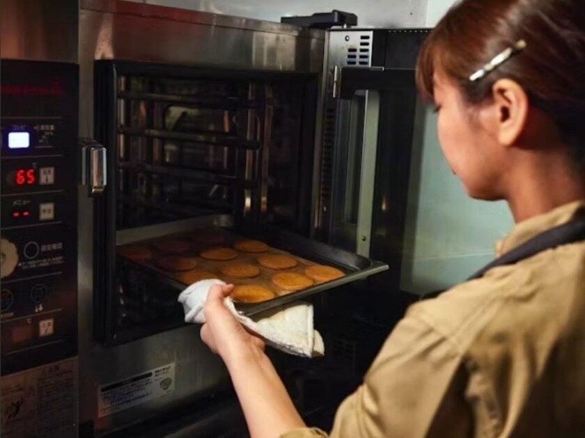 夜パフェ専門店 ななかま堂の制服1