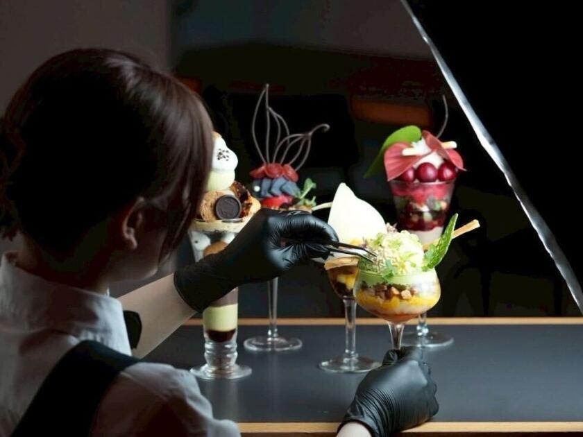 夜パフェ専門店 Number Kumaの制服3