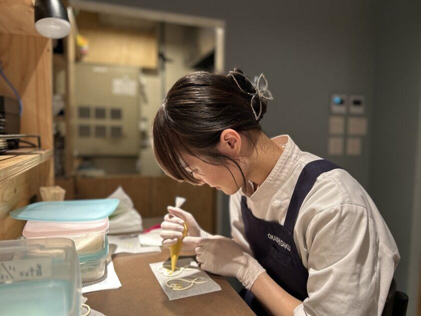 夜パフェ専門店 Parfaiteria PaL心斎橋の制服3