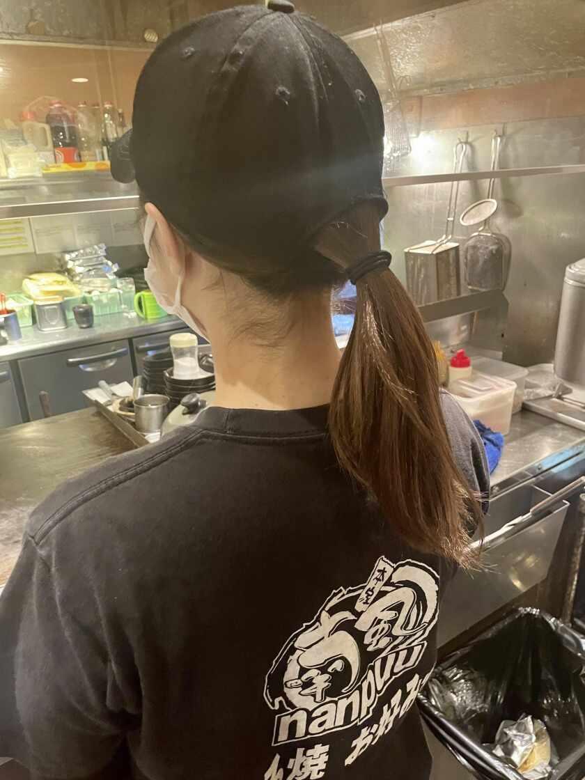 喃風 三宮店の制服3