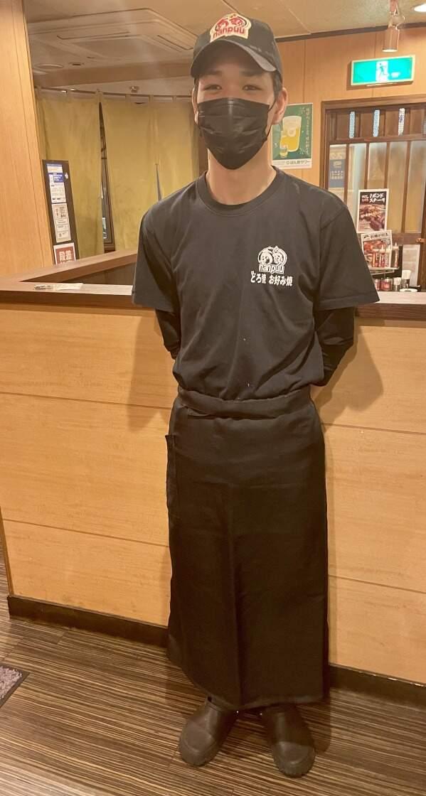 喃風 三宮店の制服2