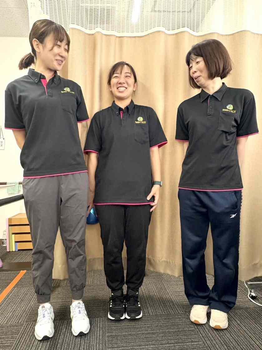 はんしんいきいきデイサービス吹田店（株式会社ウェルビーイング阪急阪神）の制服1