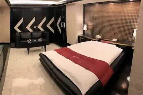 ホテルフルーラの制服3