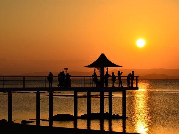 絶景に感動！目の前に美しいサンセットでも有名なビーチ有り！の仕事画像2