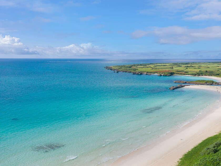 ＼沖縄リゾートバイト／フロント、清掃、レストラン、調理◎各部署：募集中！の制服1