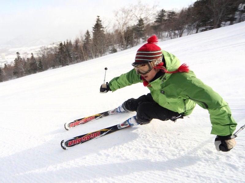 ゲレンデ併設ホテルでのお仕事！リフト券・ジム・寮費・水道光熱費無料【岩手/安比】の仕事画像1