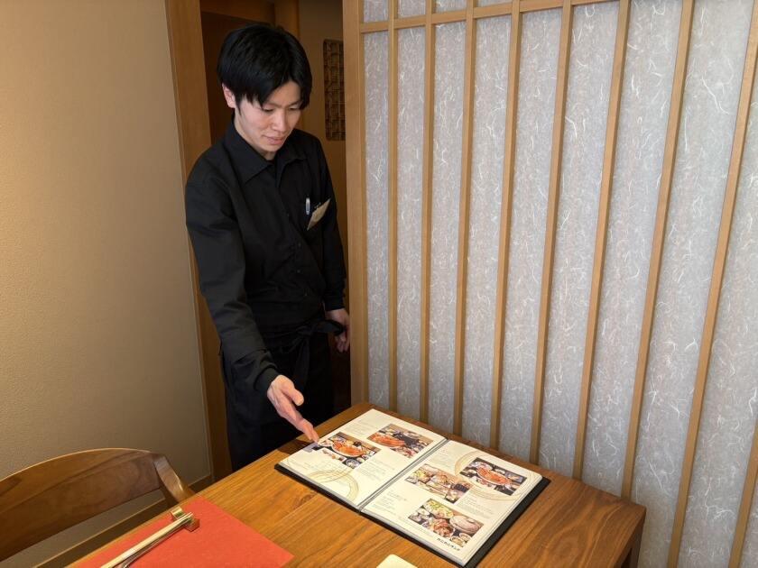 株式会社弁慶　カニカニランド祇園店＆OBENKEI祇園店の制服1