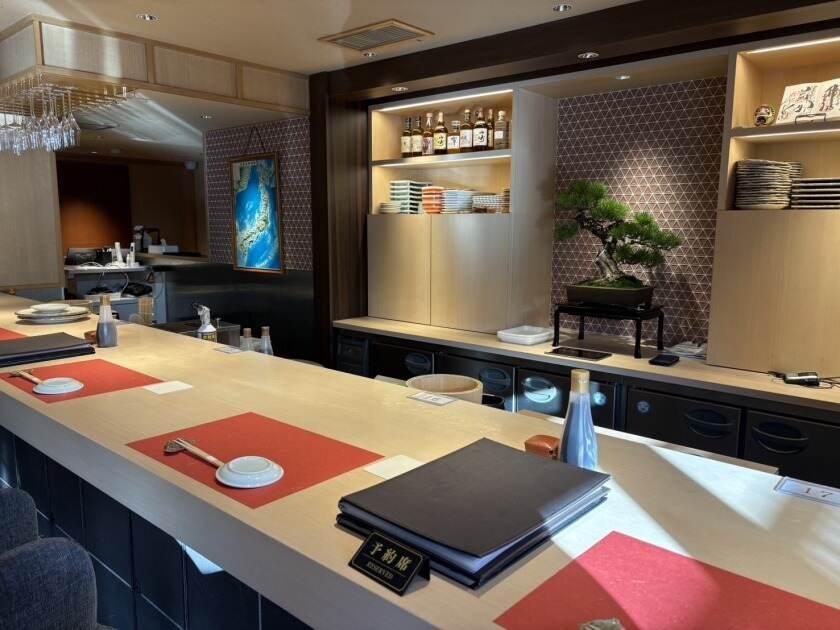 株式会社弁慶　カニカニランド祇園店＆OBENKEI祇園店の制服3