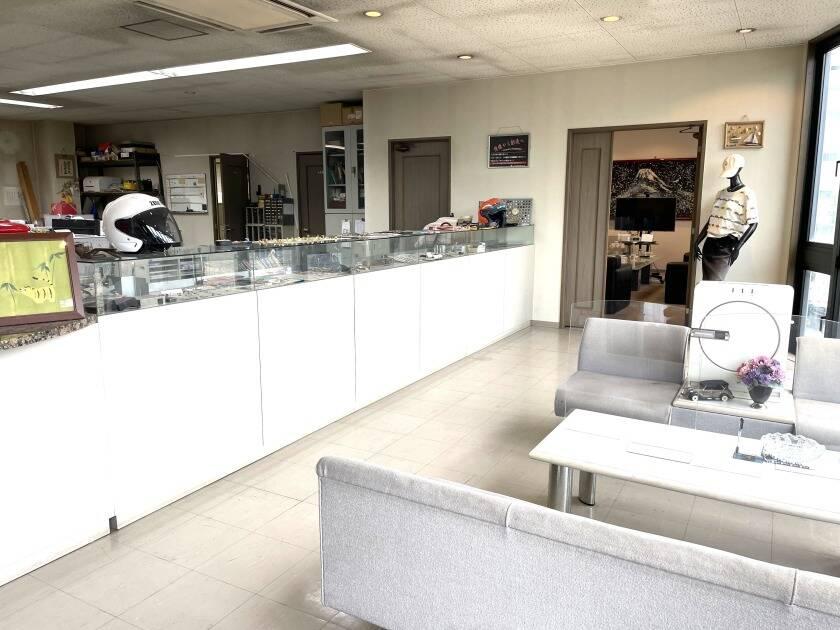 岡野製作所の制服2