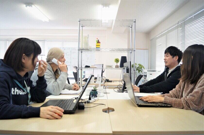 サンクスラボ株式会社の制服1