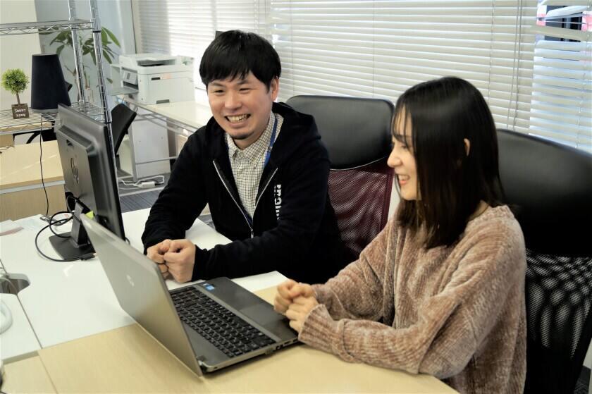 サンクスラボ株式会社の制服1