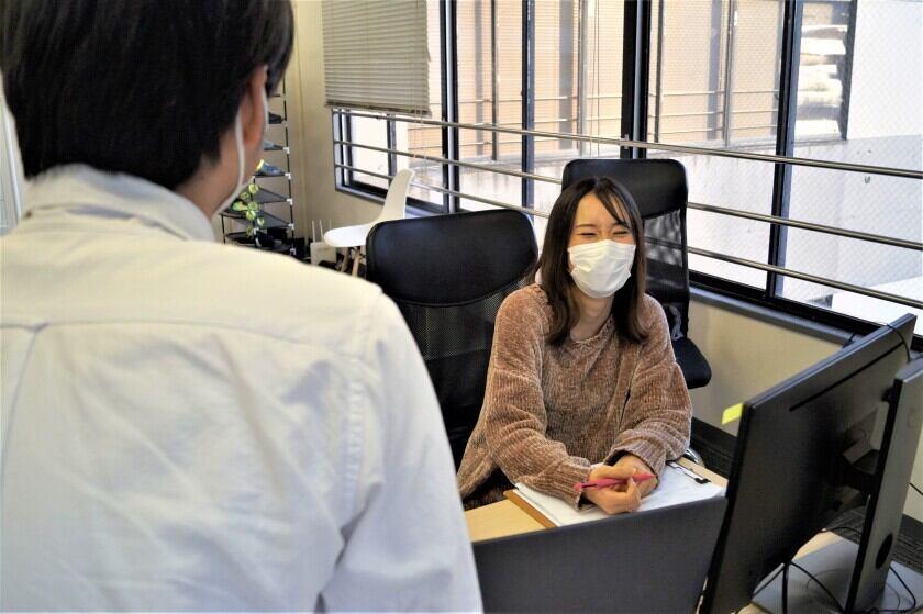 サンクスラボ株式会社の制服1