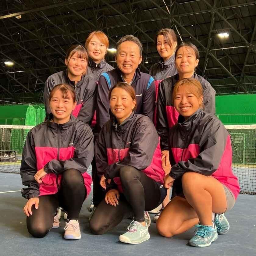 株式会社テニスユニバースの制服1