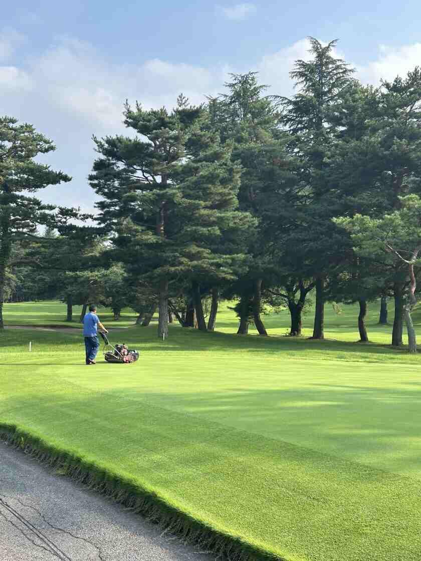 伊香保国際カンツリークラブの制服2