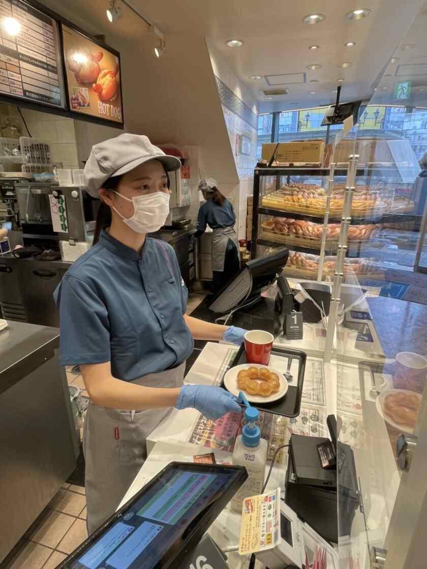 ロイヤル商事株式会社の制服1