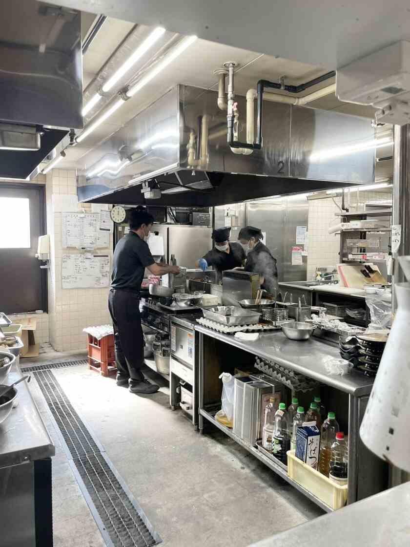 鳴海カントリー倶楽部の制服3