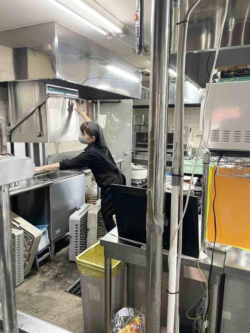 鳴海カントリー倶楽部の制服2