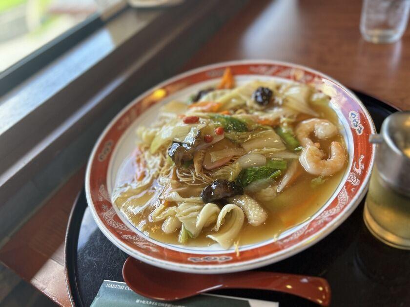 鳴海カントリー倶楽部の制服3