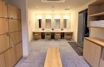 SHIN-HOTEL（諫早駅隣接のホテル）の制服3