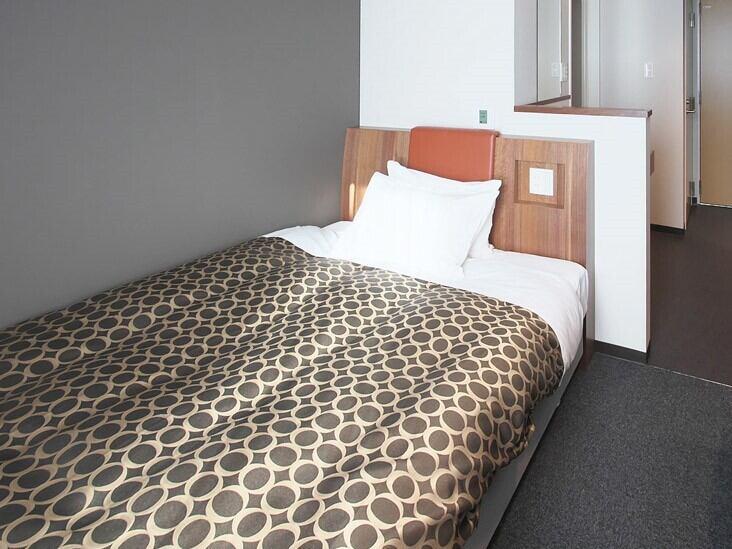 SHIN-HOTEL（諫早駅隣接のホテル）の制服2