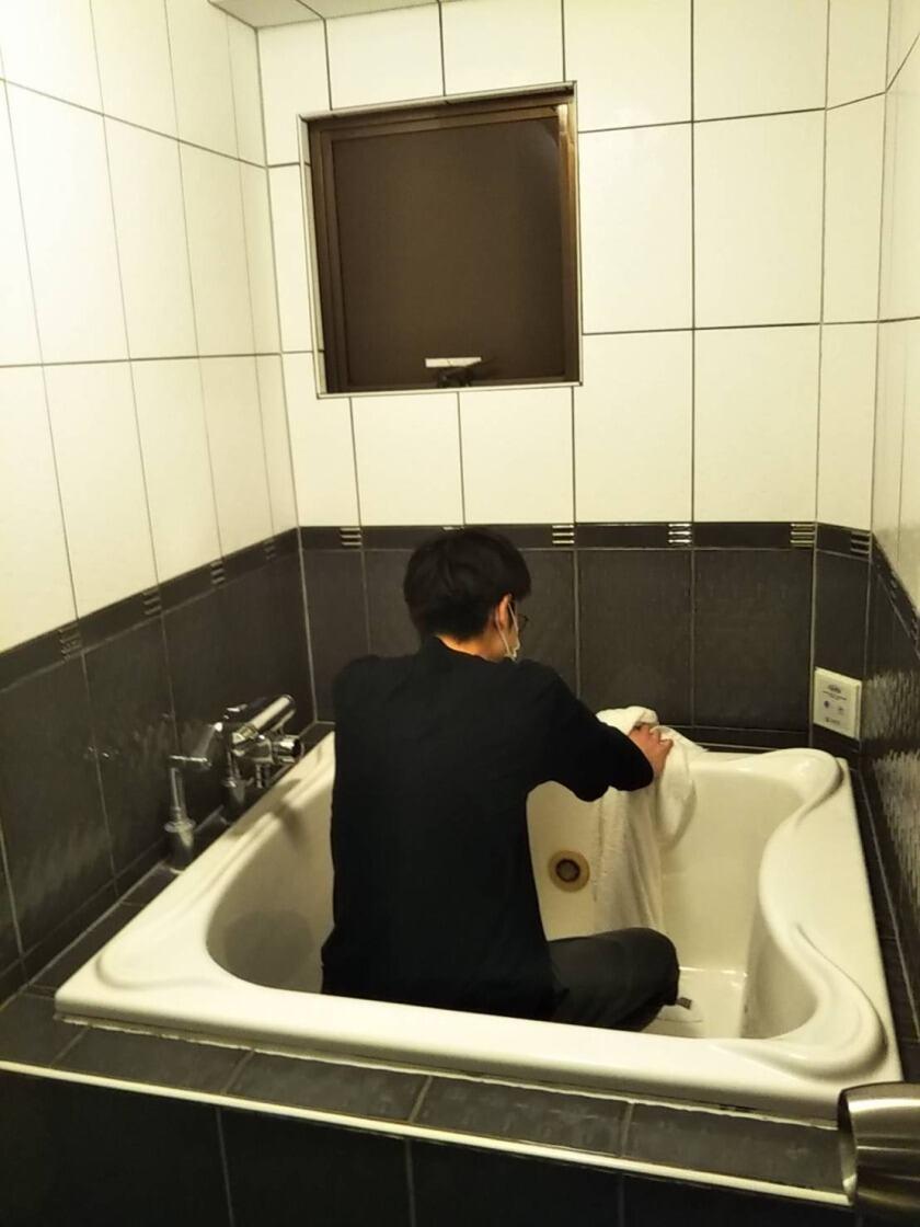 HOTEL TSUBAKI　柏店の制服2