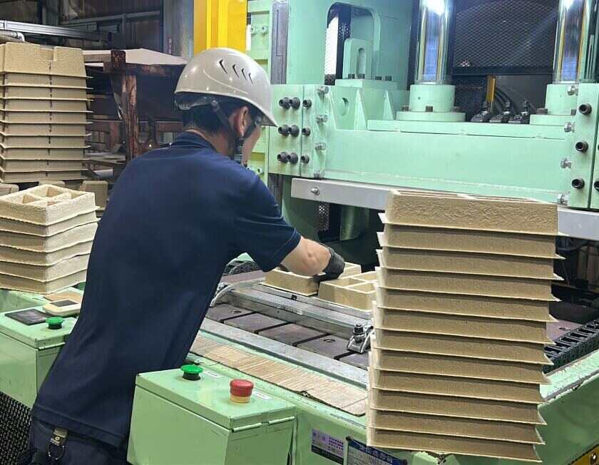 栗原紙材株式会社 新利根事業所の制服2