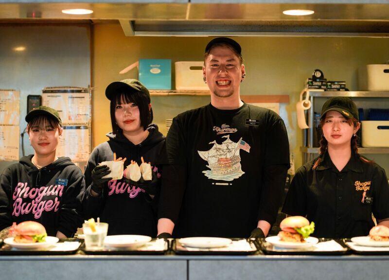 ショーグンバーガー秋葉原店の仕事画像2