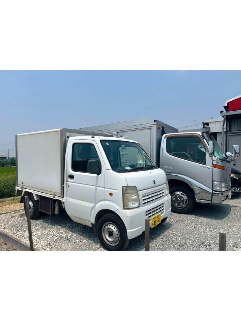 神戸うすなが牧場　岩岡店の制服1