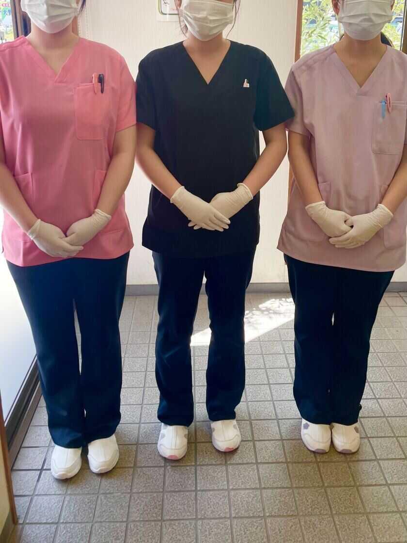 医療法人愛美会 めぐみ歯科の制服1