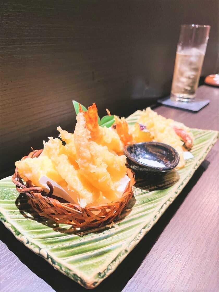 SUSHI BAR YAMAの制服5