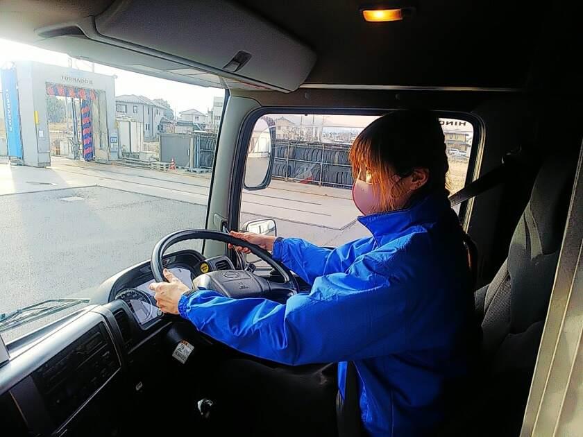 有限会社ケイアイエヌの制服3