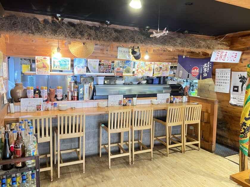 かりゆし食堂酒場の制服4