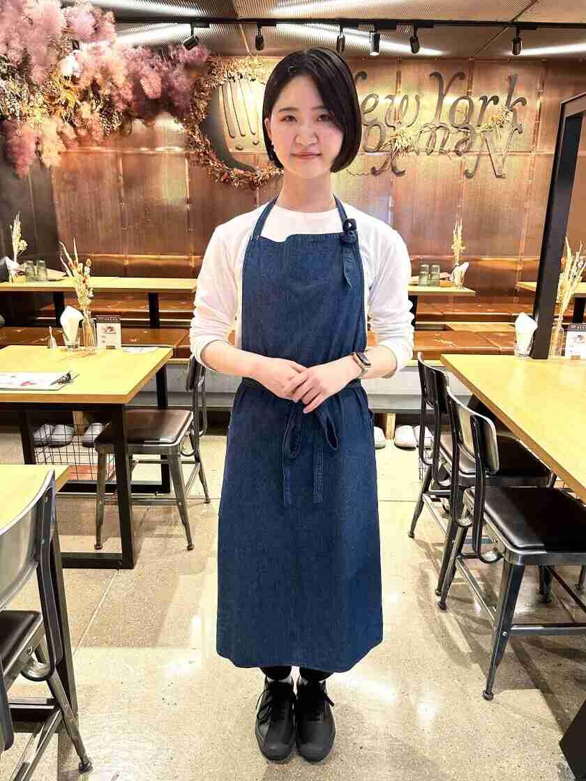 HOLLAND VILLAGE CAFE HIROSHIMAの制服1