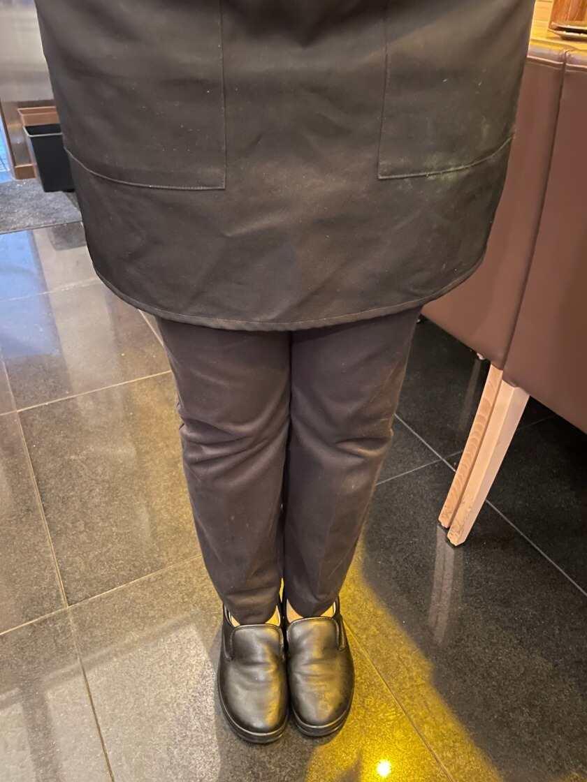 和牛まる神楽坂の制服3