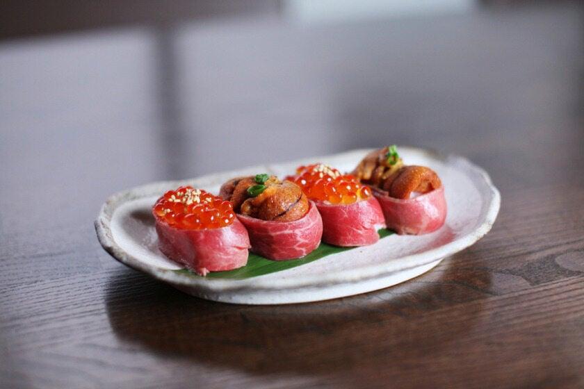 和牛まる神楽坂の制服4