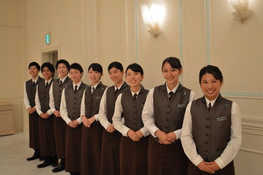 ノートルダム横浜みなとみらい　披露宴スタッフ★動画必見★の制服2