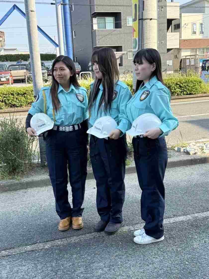 Thanks警備株式会社の制服1