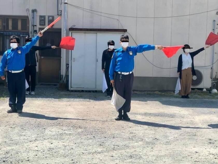 Thanks警備株式会社の制服2