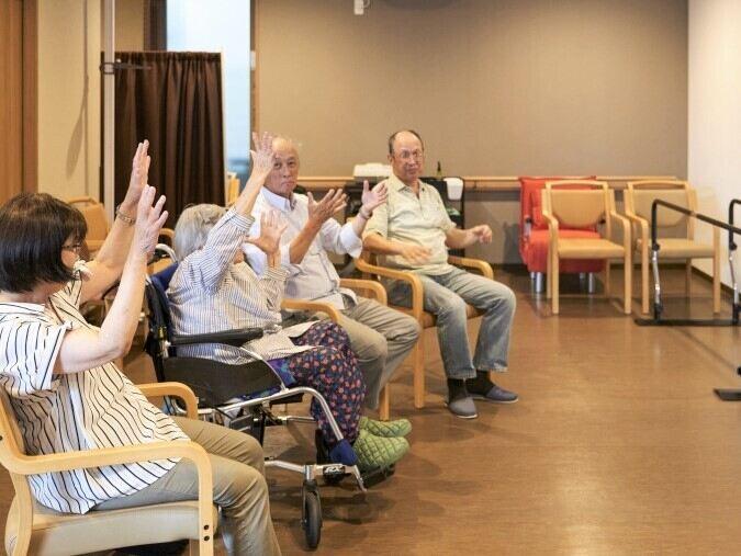 心の輝き合同会社の制服6