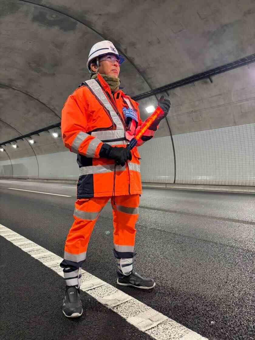 株式会社サンライズガードの制服1