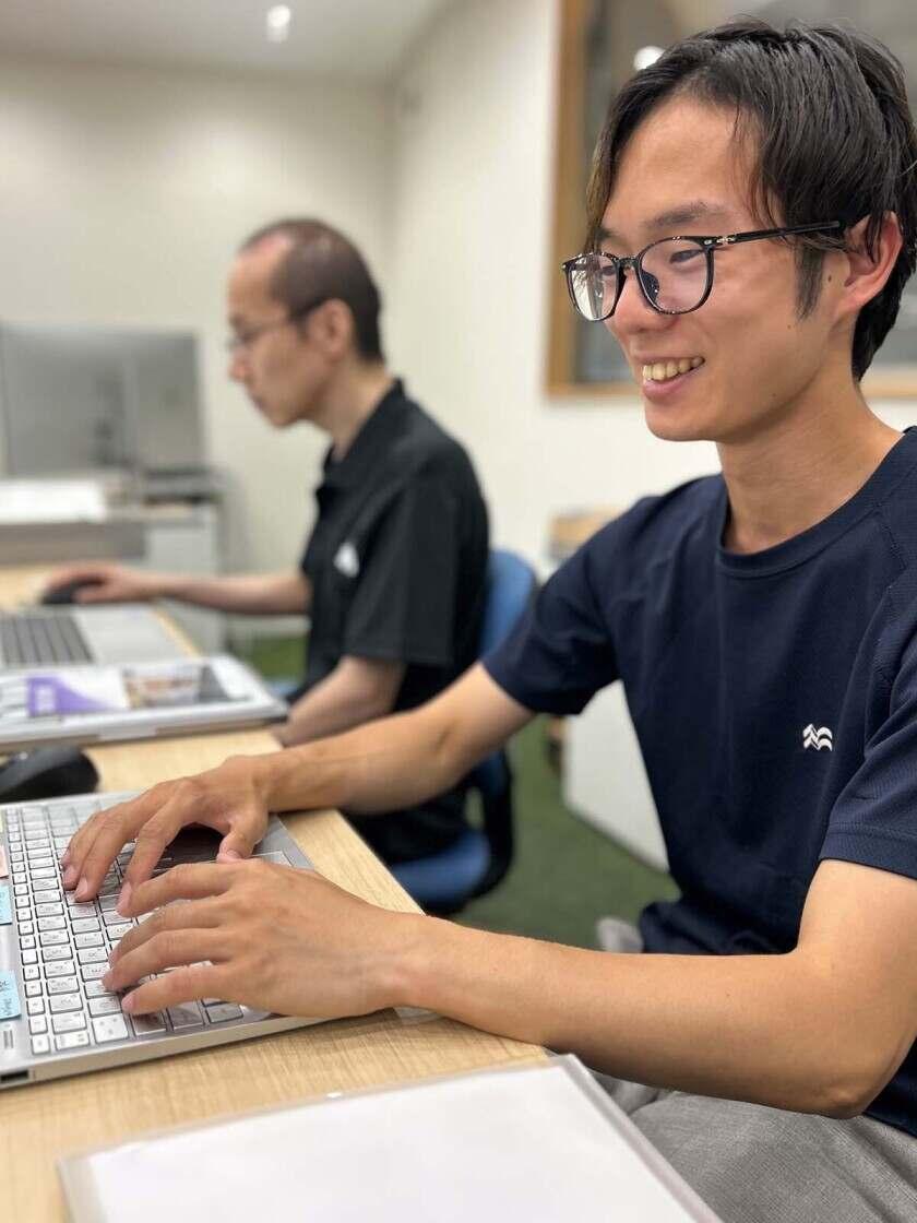 株式会社モダン装美の制服2